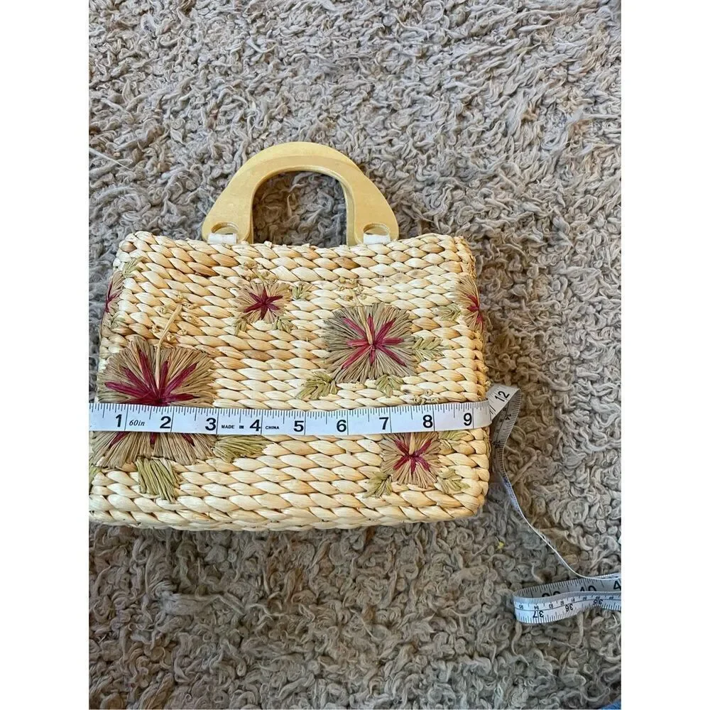 Vintage y2k wicker straw‎ mini purse with embroidered floral front